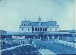 Georges Poulet (1848-1921), Le Gare. Santa Fé", 1891, cyanotype, ©Daniel Blau, Munich