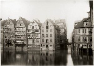 Georg Koppmann (1842-1909), Hamburg. Mühren- und Steckelhörnfleth, vom Kannengießerort aus gesehen, 1884, © Daniel Blau, Munich
