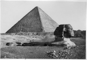 Frances Frith, "The Great Pyramid and the Sphinx", 1857, albumen print, 14,9 x 22,5 cm, © Daniel Blau, Munich