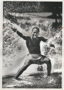 Al Seib, "City-style Water Sport", July 1984, silver gelatin print on matte PE paper, with crop marks in red crayon, printed by July 14, 1984, 34,4 (35,5) x 23,7 (25,8) cm, © Al Seib, Daniel Blau, Munich